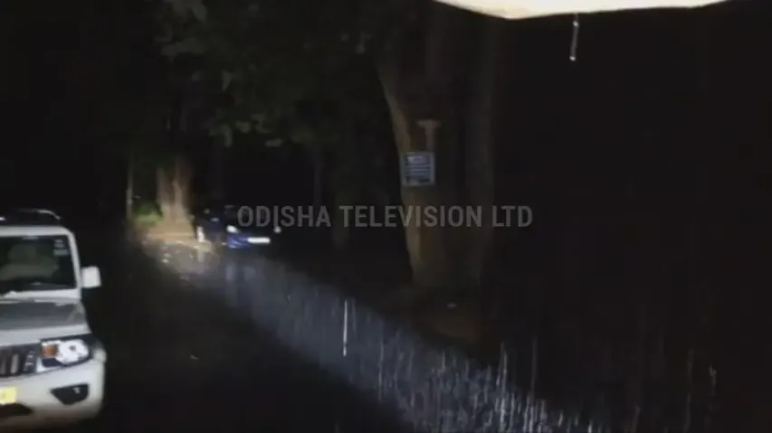 Group of 17 tourists stranded on Odisha’s Gandhamardan Hills amid torrential rain
