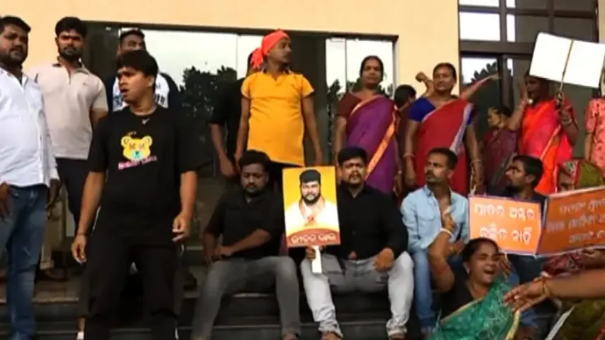 Protest at BMC: Mayor Sulochana Das draws flak for ‘double standards’ in action against Corporators