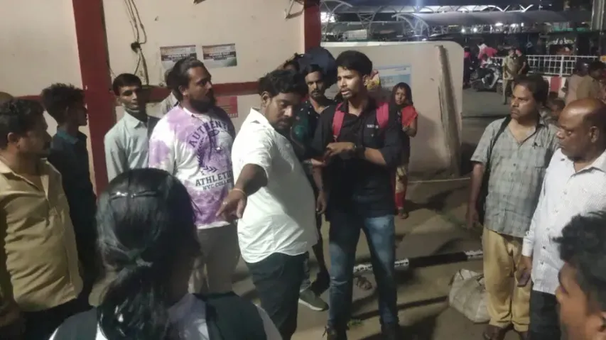 TTE, passenger clash at Berhampur railway station over Rs 15; scuffle caught on camera