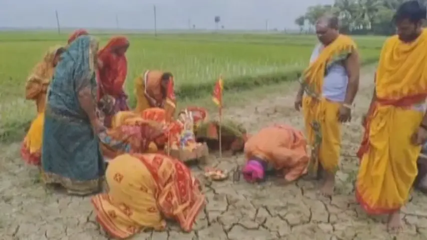 Cracked fields, broken hopes: Farmers perform ‘Indra Yajna’ in Odisha’s Puri amid deficit rainfall
