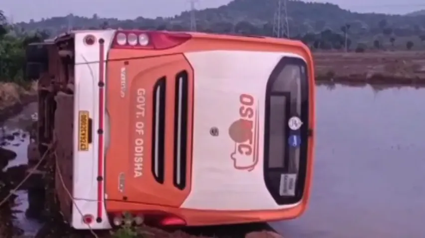OSRTC bus carrying 49 passengers from Puri overturns in Bargarh; injured admitted to hospital