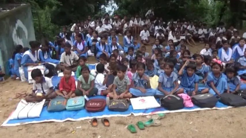 Students forced to study under tree in Mayurbhanj