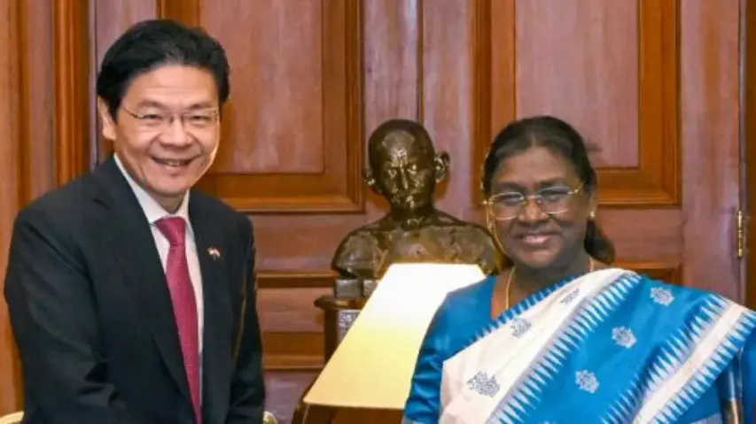 President Droupadi Murmu and Singaporean Prime Minister Lawrence Wong