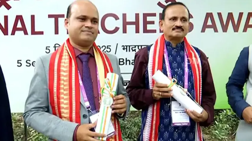 President honours two Odisha teachers on Teachers’ Day in New Delhi