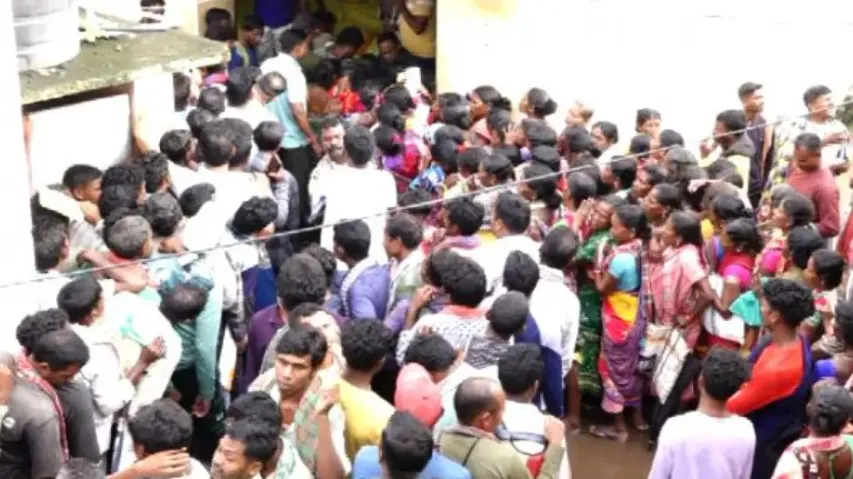 Koraput farmers stand in long queues for fertiliser