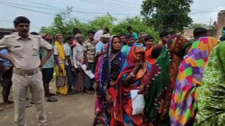 Fertiliser crisis in Ganjam: Farmers queue overnight amid acute shortage