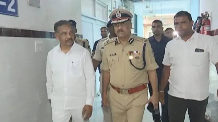 Odisha Police DG visits SOG Jawan injured during anti-Maoist operation