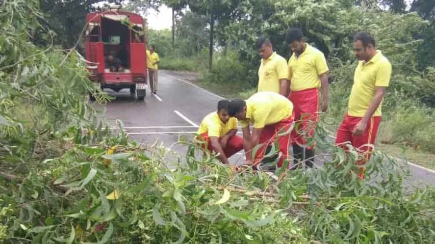 Cyclone Titli scares, but spares Odisha