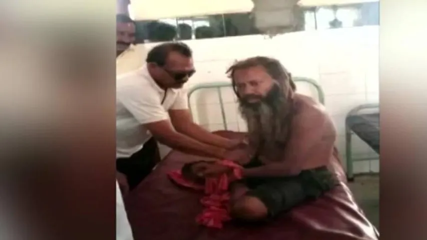 Cheers To Friendship! Batchmates Rescue And Admit Mentally-Challenged Friend To Hospital In Odisha