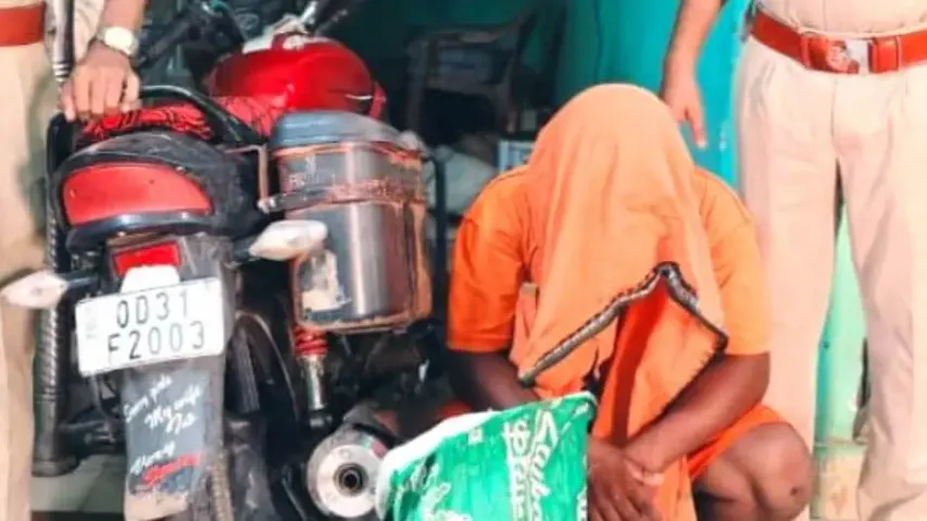 Odisha man found smuggling liquor in guise of Kanwariya
