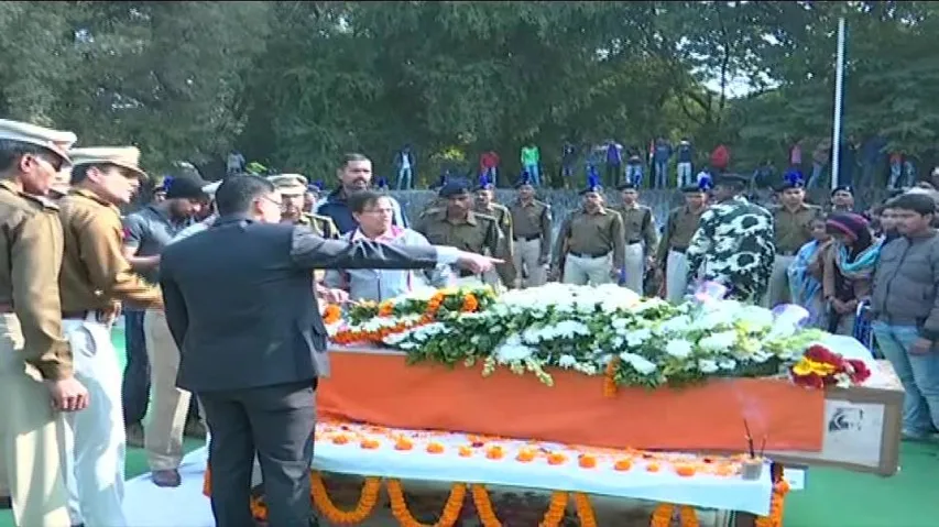 'Saheed Pradeep Panda, Amar Rahe’: Massive crowd pays last respects to hero