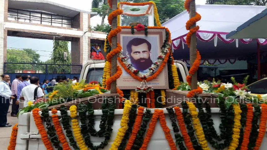 “Gopabandhu Jyoti Yatra” flagged off from Cuttack