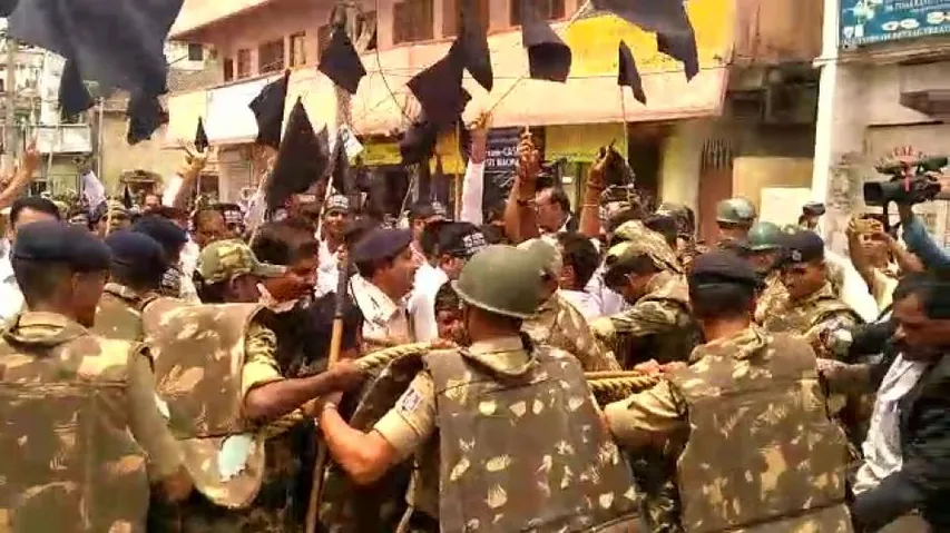 HC bench demand in Western Odisha intensifies; Police-lawyers scuffle in Sambalpur