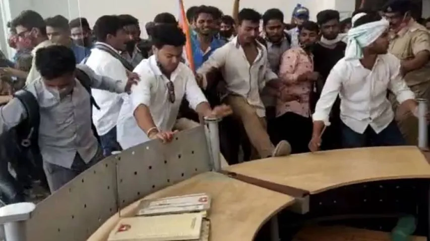 Sambalpur University Students Lathi Charged During Protest Against Offline Exam Amid Covid Threat