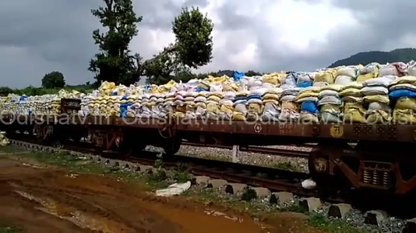 Sand smuggling bid by goods train foiled in Kalyansinghpur