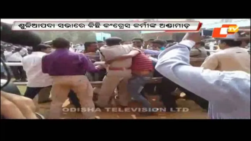 Eggs hurled at Odisha CM; accused youth roughed up