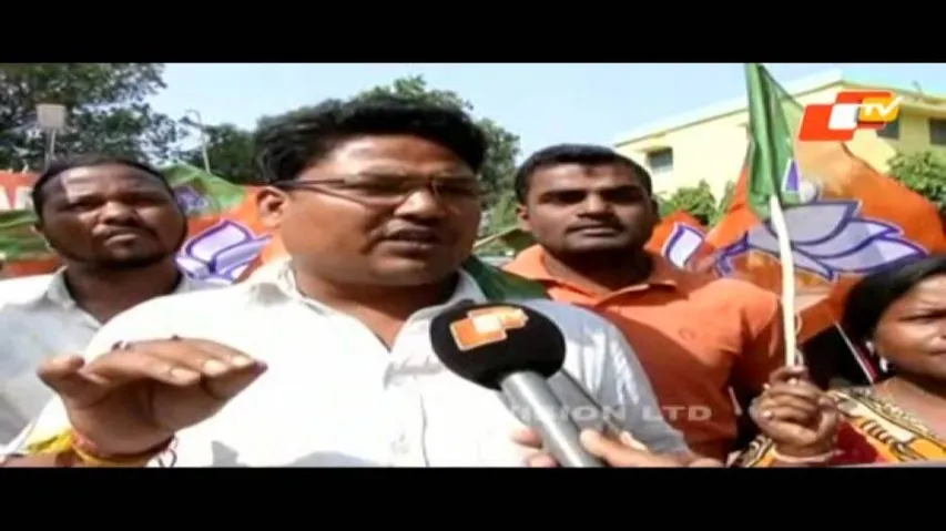 Trouble mounts for Mayor as Cong, BJP hit streets demanding high level probe in to sex scandal