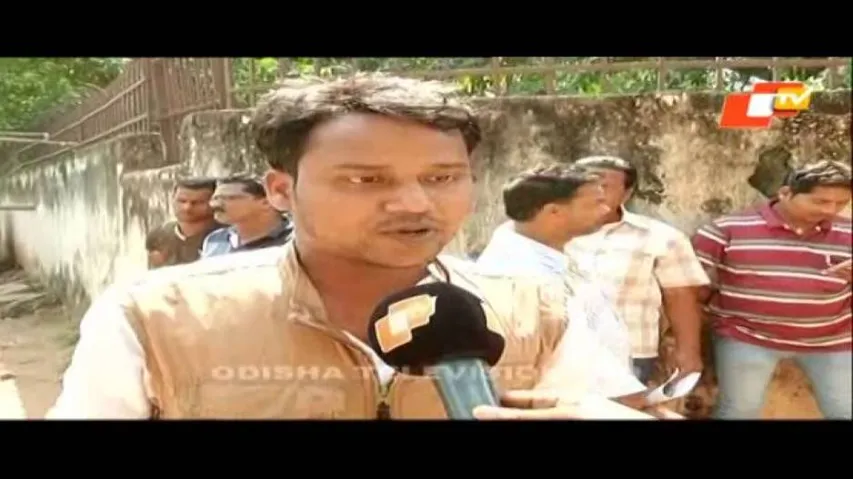 Newsmen on duty attacked in front Jharpada jail; 4 detained