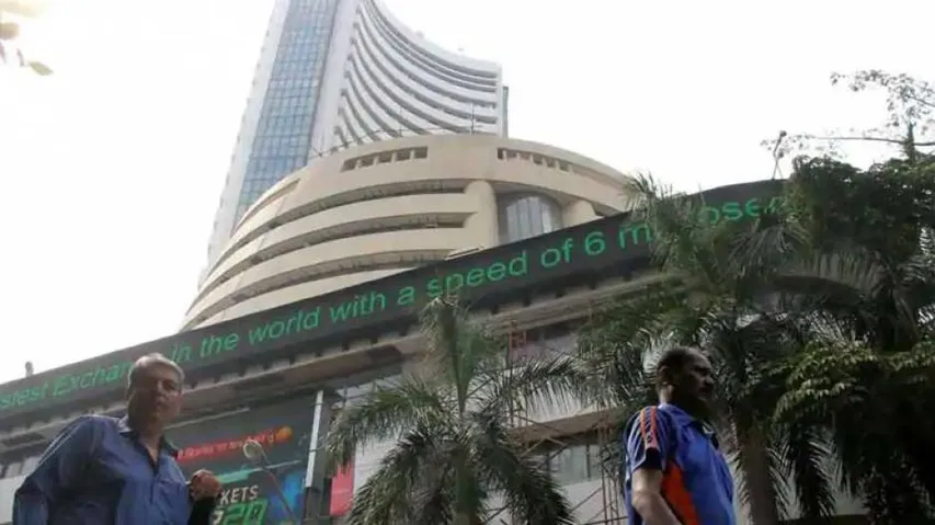 Sensex tanks over 400 pts on global selloff