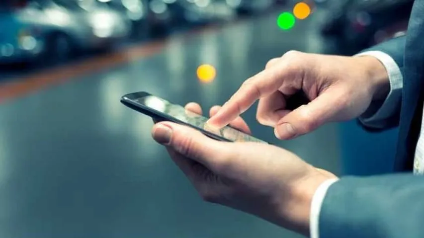 89% buyers look for good camera while buying smartphone: CMR