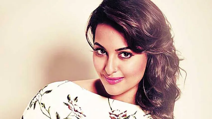 It's gala time for Sonakshi in London