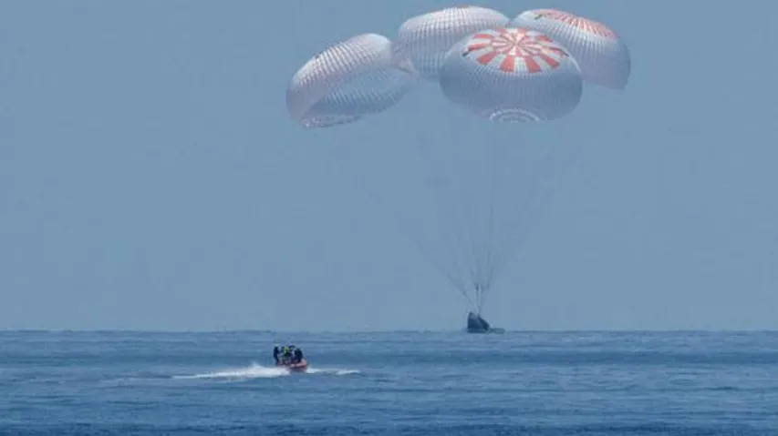 NASA SpaceX Crew Return: Dragon Capsule Splashes Down