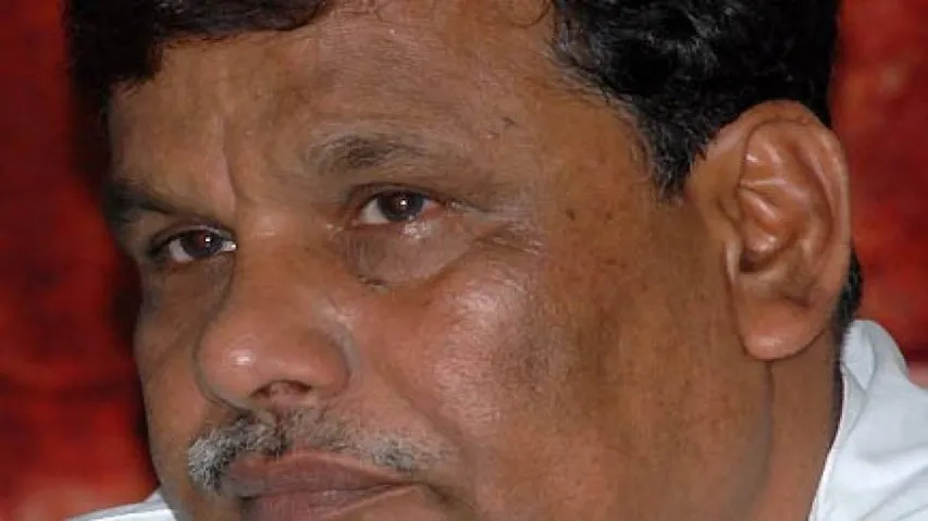 Cong promises free power for poor as BMC polls campaigning ends