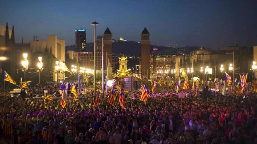 Thousands take to Barcelona streets ahead of Catalonia referendum