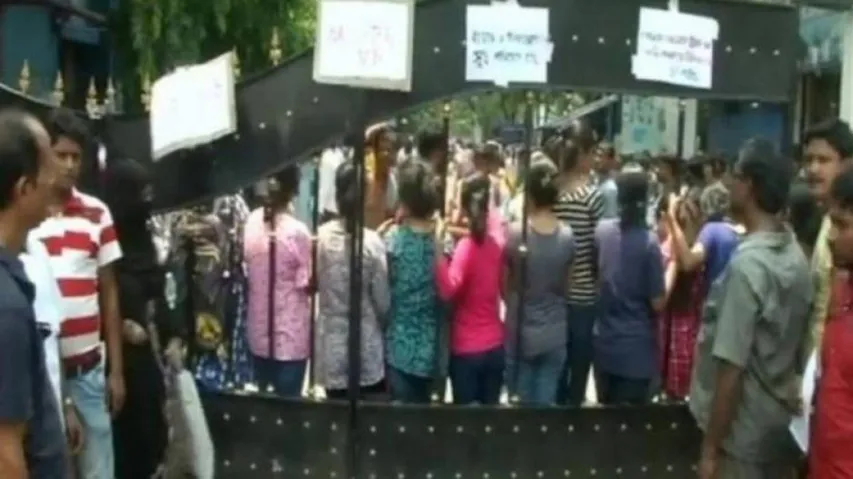 Patients' kin implore as Bengal doctor's strike continues