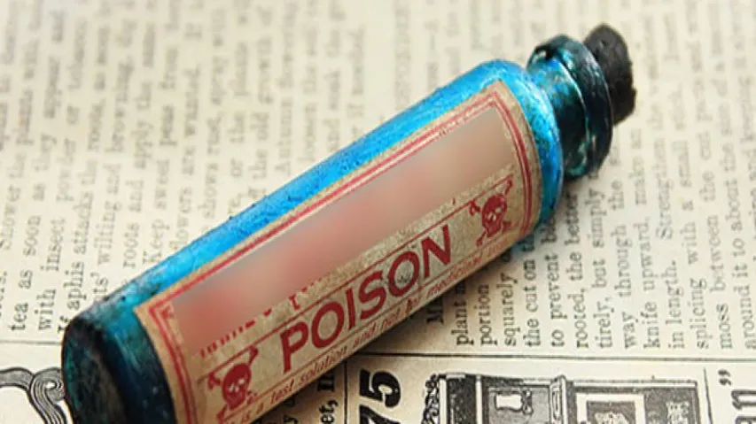 Woman poisons child, kills herself