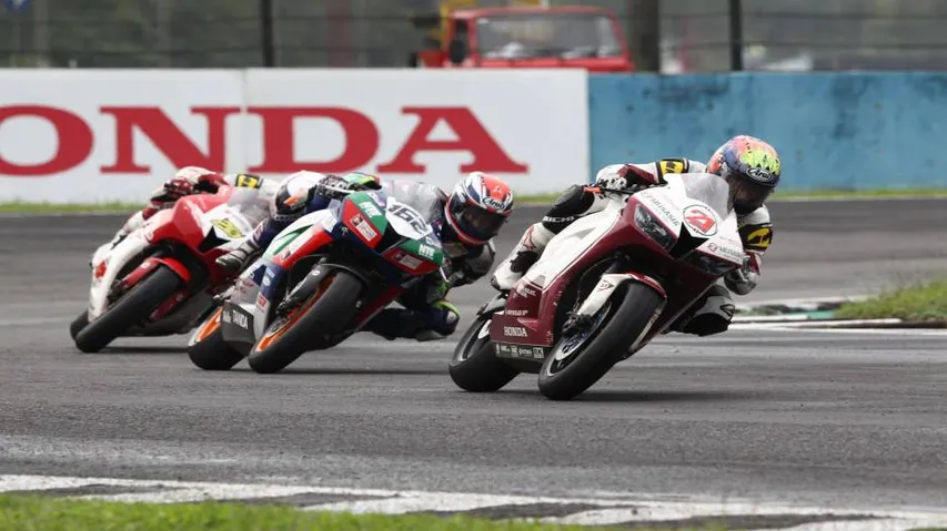 Malaysia's Zaidi blasts way to win SuperSports 600cc in ARRC