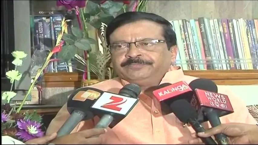 Suresh Pujari slams Agri minister for ‘false’ data on farmer’s suicide