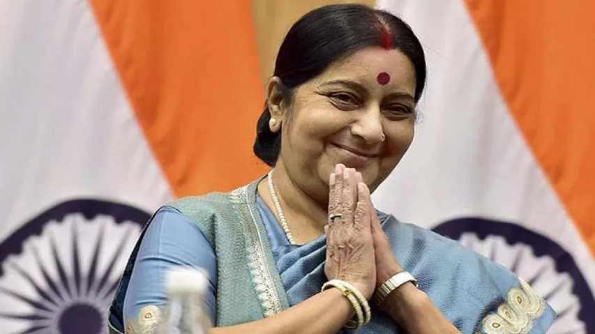 Sushma confirms visa to Pakistani Kashmiri patient without Aziz's recommendation