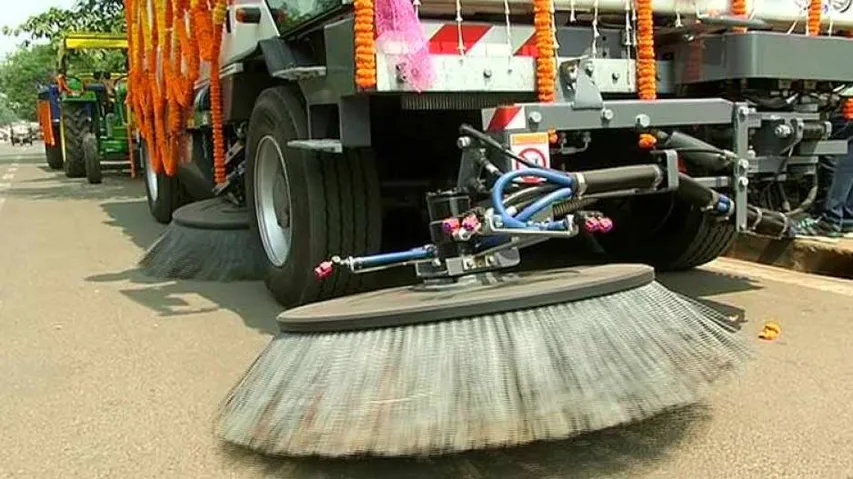 Mechanical sweeping on Bhubaneswar roads launched to check air pollution