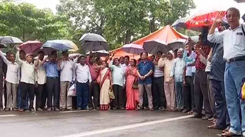 Agitating Odisha teachers refuse to budge, strike enters fifth day