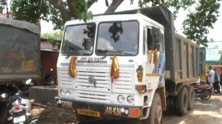 Illegal sand transportation: 9 arrested, several Hyva trucks seized