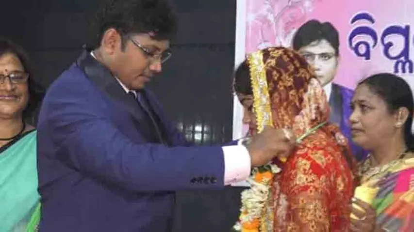 No Band Baaja Baraat! Odisha Couple Defies Traditional Norms For A Noble Cause