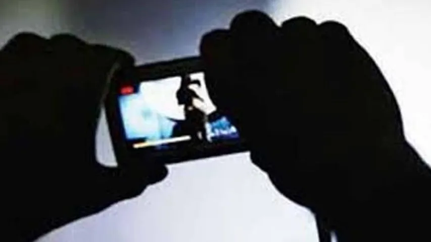 Odia actor uploads girlfriend’s obscene pictures on Facebook