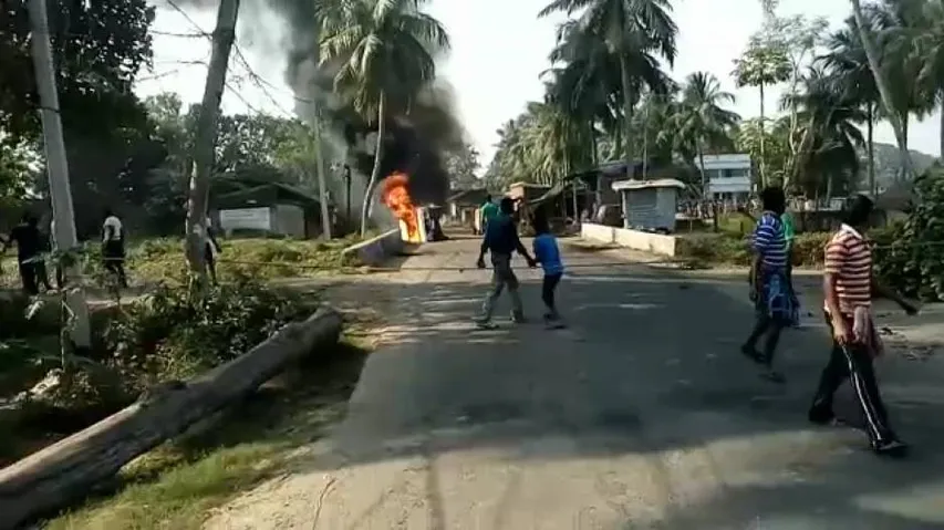 Locals torch police van after clash with cops
