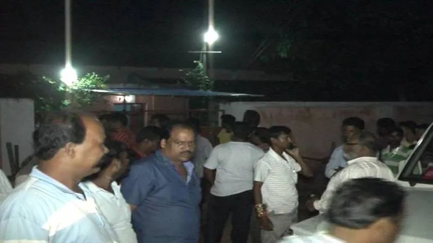 IIC caught red-handed taking bribe