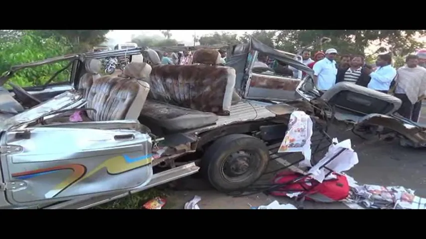 3 killed as Bolero hits truck