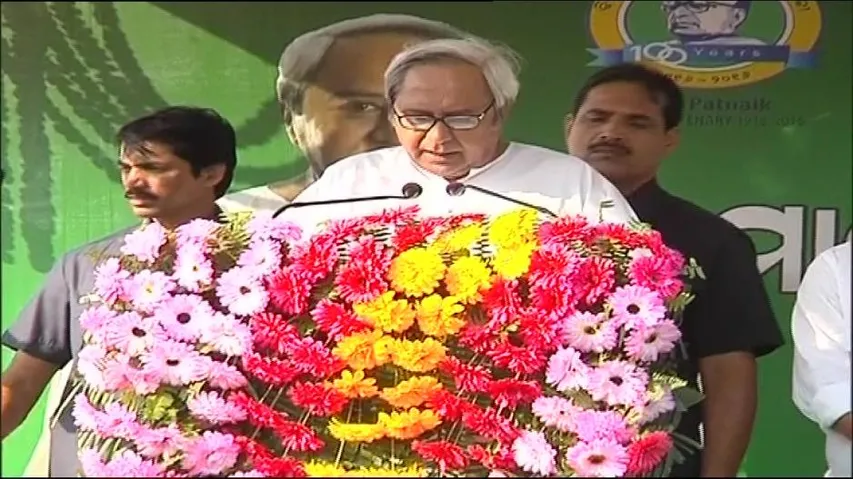 Why Naveen stays away from national politics?