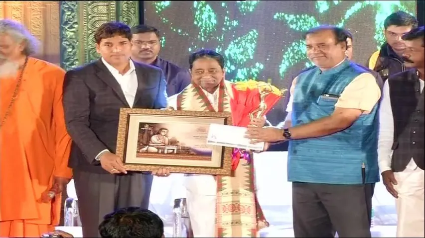Cinematographer Ashok Swain gets Jayadev Puraskar