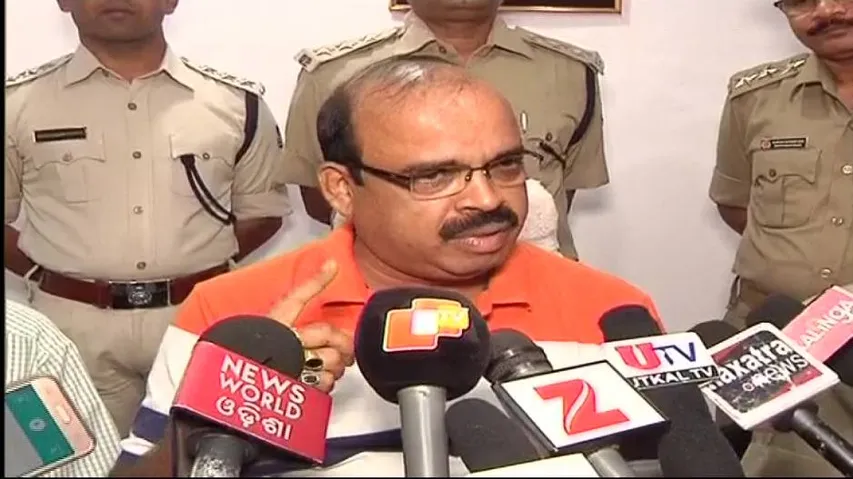 Berhampur: 5 arrested, weapons seized in bomb hurling incident