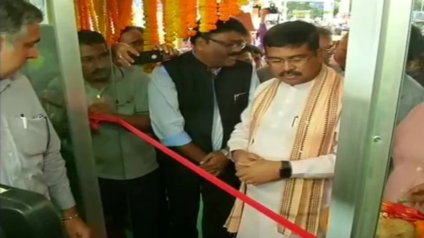 Dharmendra Pradhan inaugurates first Safal outlet in Capital