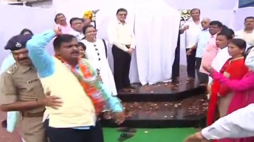 BJP, BJD workers clash over statue inauguration