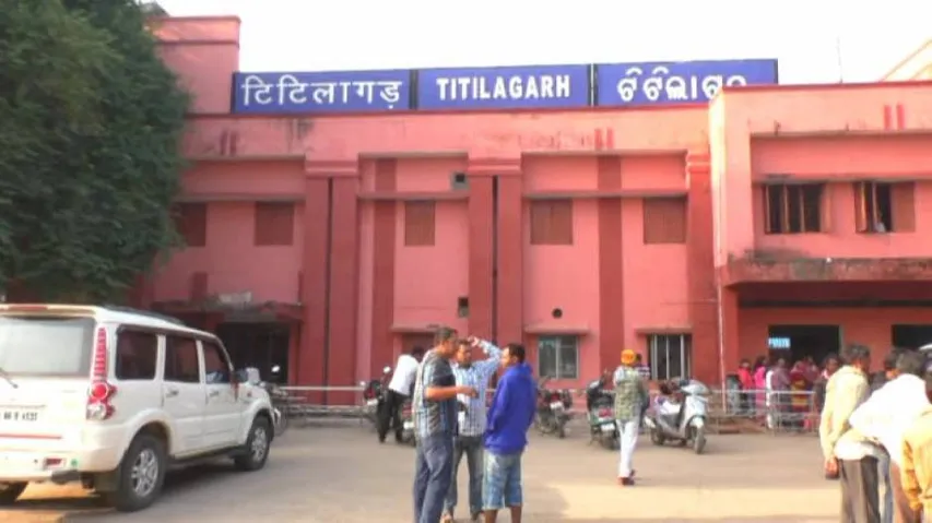 Minister Usha Devi’s vanity bag stolen from Puri-Durg Intercity Express