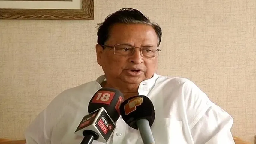 No discussions with Rahul on change of guard: Niranjan
