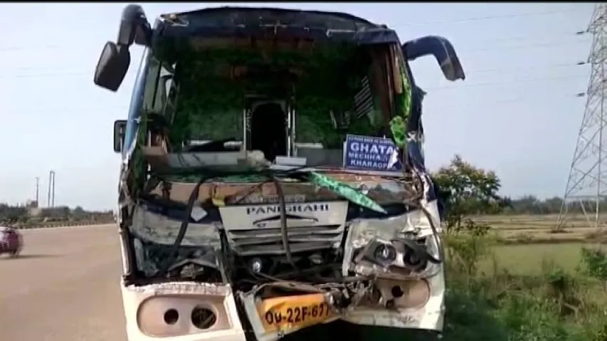 Bus driver killed in road accident near Jaleswar