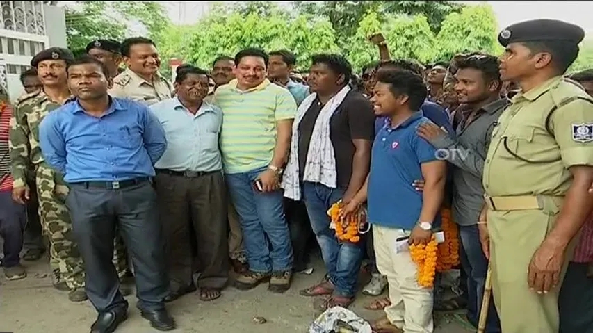 IMFA stalemate ends, company gates open after agitators withdraw strike